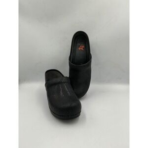 Dansko Clogs XP 39 Black Textured Leather Slip Resistant Professional Work Shoes